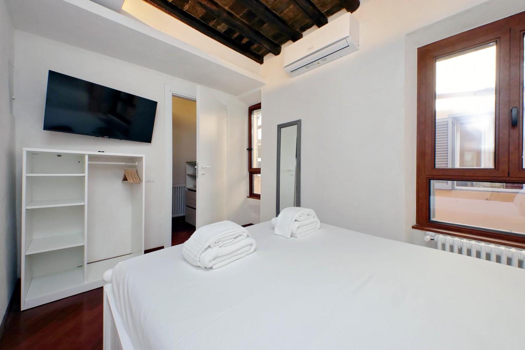 Apartment Dainty Paradiso Near Piazza Navona